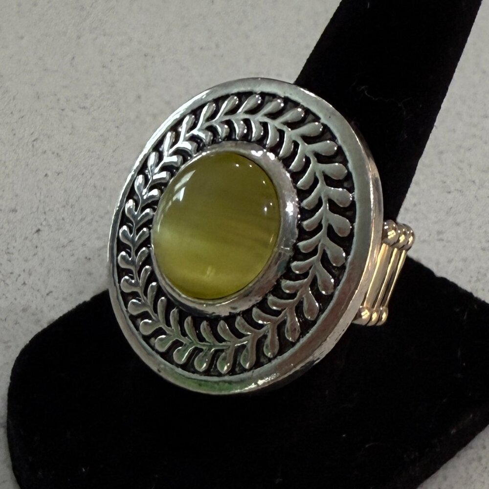 Yellow RING with Stretch Band - Picture 3 of 4